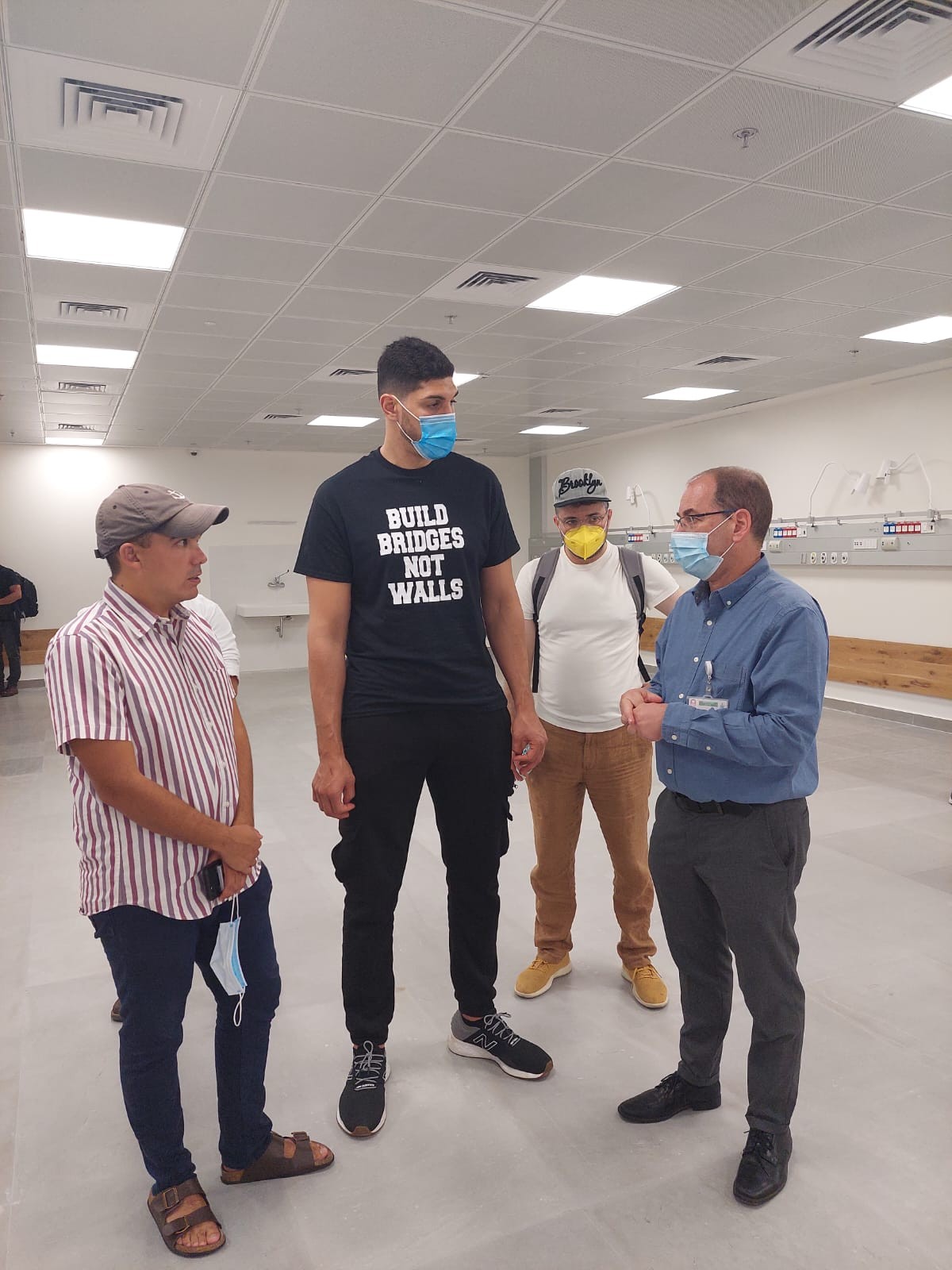 מה עשה כוכב ה-NBA במרכז רפואי בחיפה?