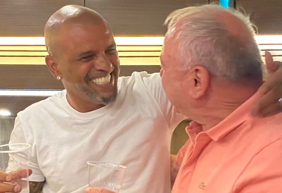 ח"כ דוד אמסלם מפרגן לאייל גולן: "האחד והיחיד"