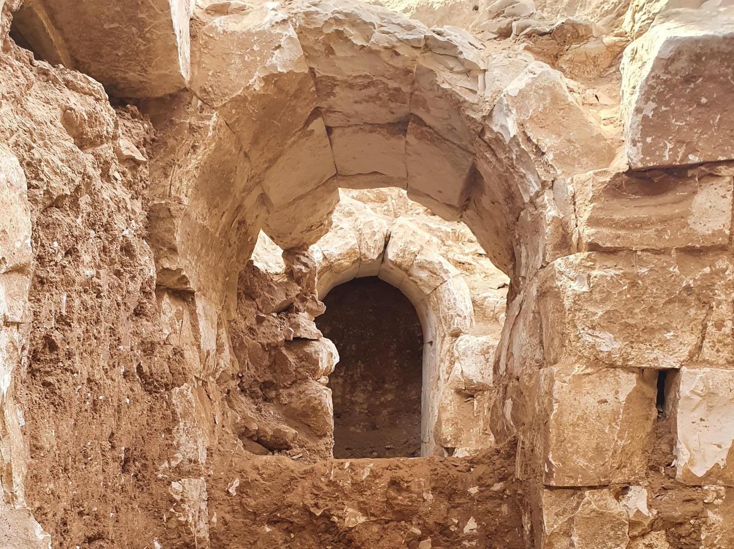 בית אחוזה מפואר מלפני 1,200 שנה התגלה בחפירות סמוך לרהט
