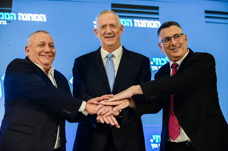 סער, גנץ ואיזנקוט בהכרזה המשותפת על הקמת המפלגה. קרדיט: תומר נויברג, פלאש 90