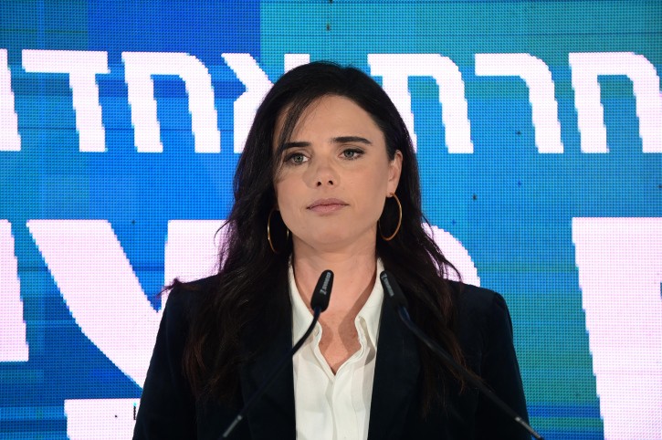 ביקורת על המהלך של השרה שקד: "סיבוב פוליטי", "שוחד בחירות"