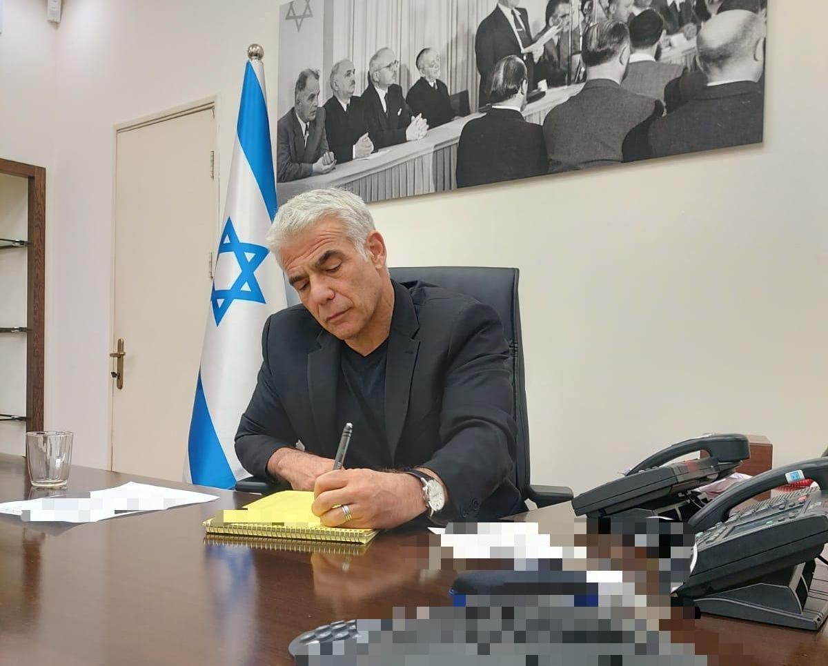 לפיד בהערכת המצב אתמול.