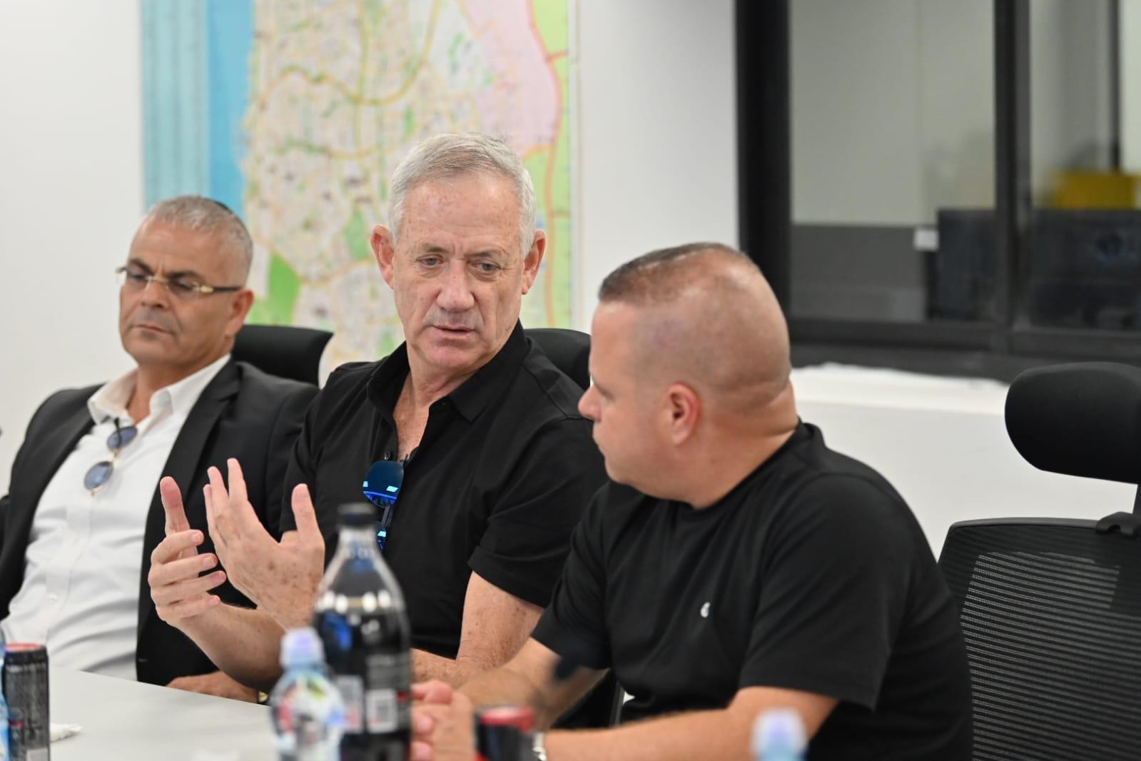גנץ: "נמשיך את המאמץ לשיפור המיגון בכלל יישובי הדרום"