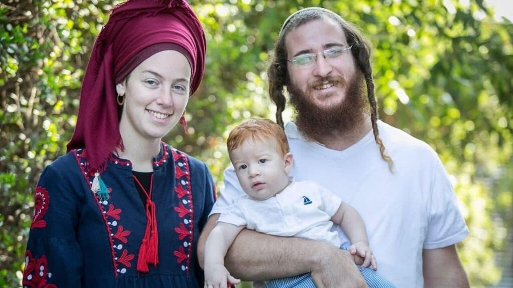 רעייתו של הנרצח בפיגוע לממשלת הימין: "הסדירו את מעמד היישוב חומש"