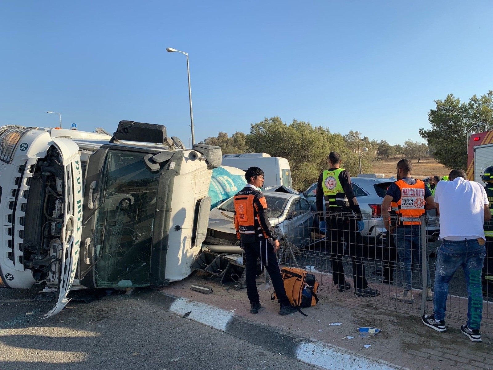 תאונת דרכים בין מספר רכבים בנגב: 8 פצועים במקום - הכביש נחסם
