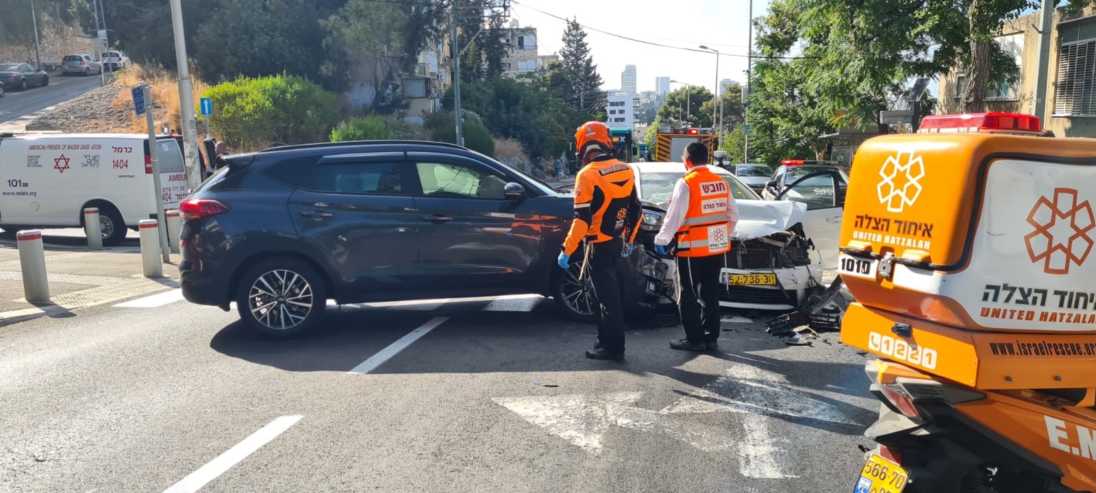 חיפה: שלושה פצועים בינוני וקל בתאונת דרכים בעיר