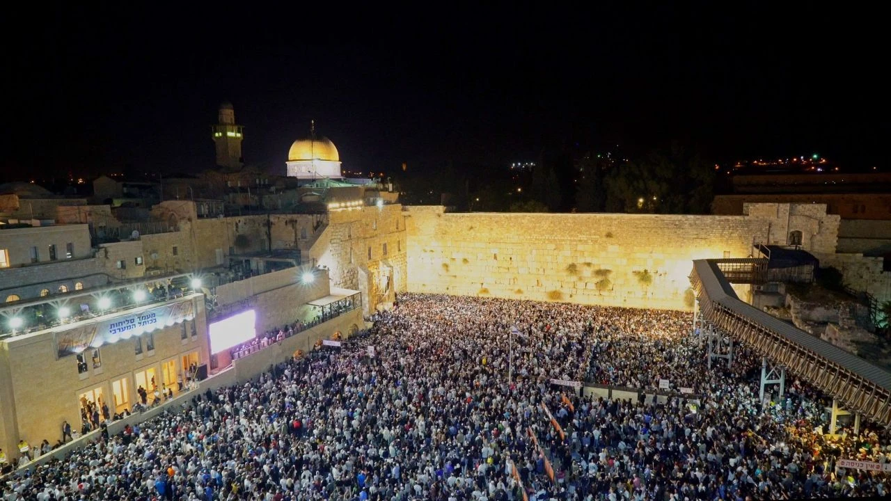 המונים ימלאו את הכותל: מה שאתם צריכים לדעת לקראת ימי הסליחות