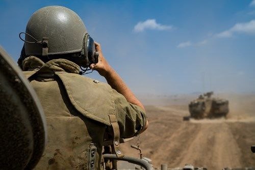 כוחותינו חדלו תקיפה בעזה מחשש לפגיעה בקטינה | תיעוד