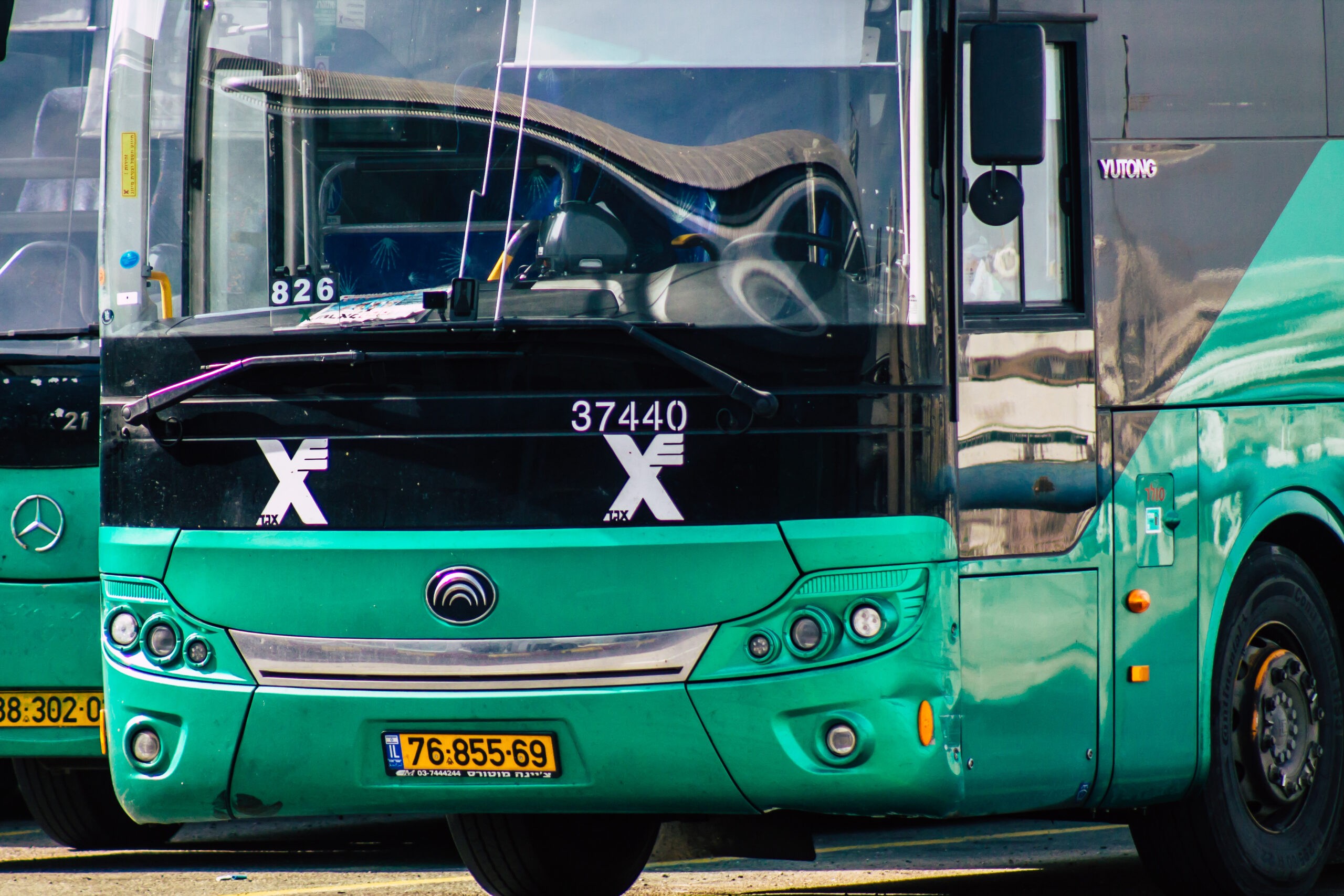 צפו: אוטובוס של אגד בעזה? התמונות הביזאריות - ותגובת החברה