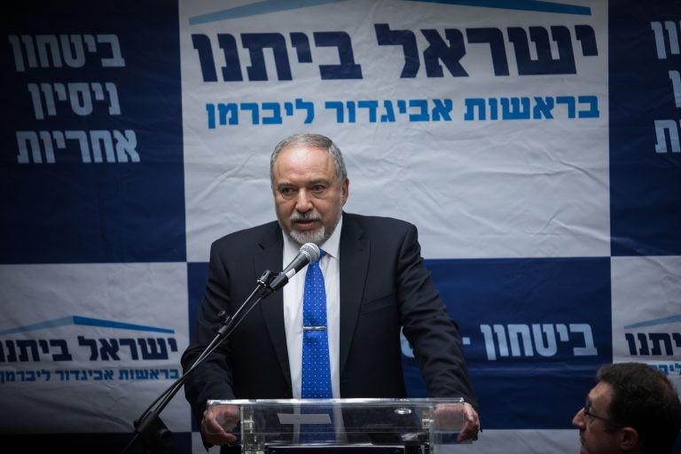 אנשי צבא - לא רק במחנה הממלכתי: ישראל ביתנו בשריון חדש למפלגה