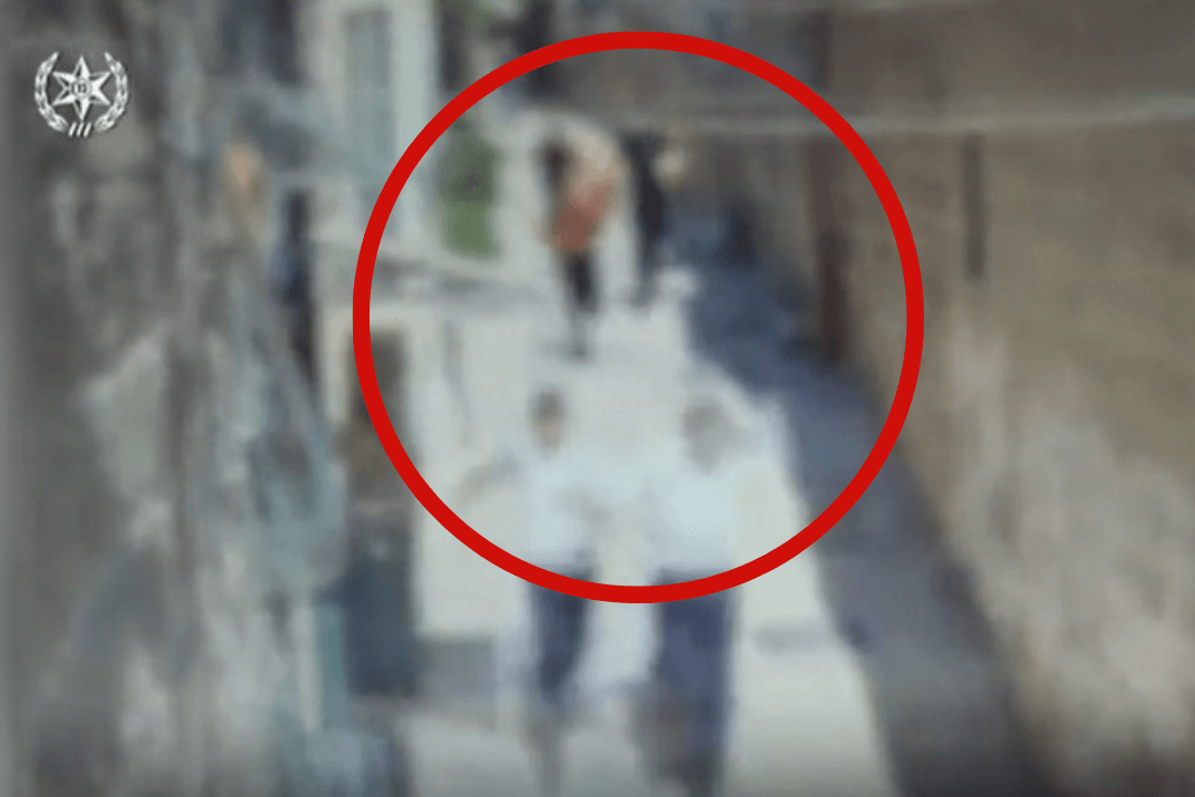 חשודים תקפו וזרקו חפצים על עוברי אורח בירושלים ונעצרו | תיעוד