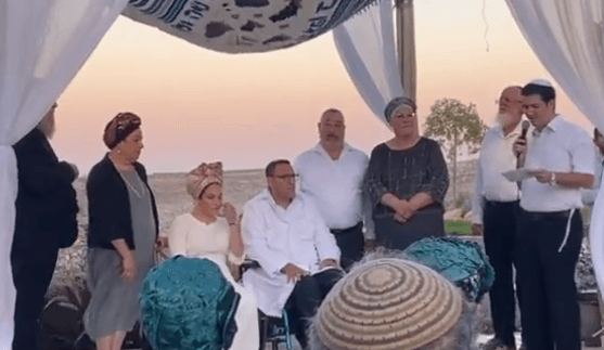 מרגש: הפצוע מהתאונה הקשה ואלמנת הנרצח נישאו