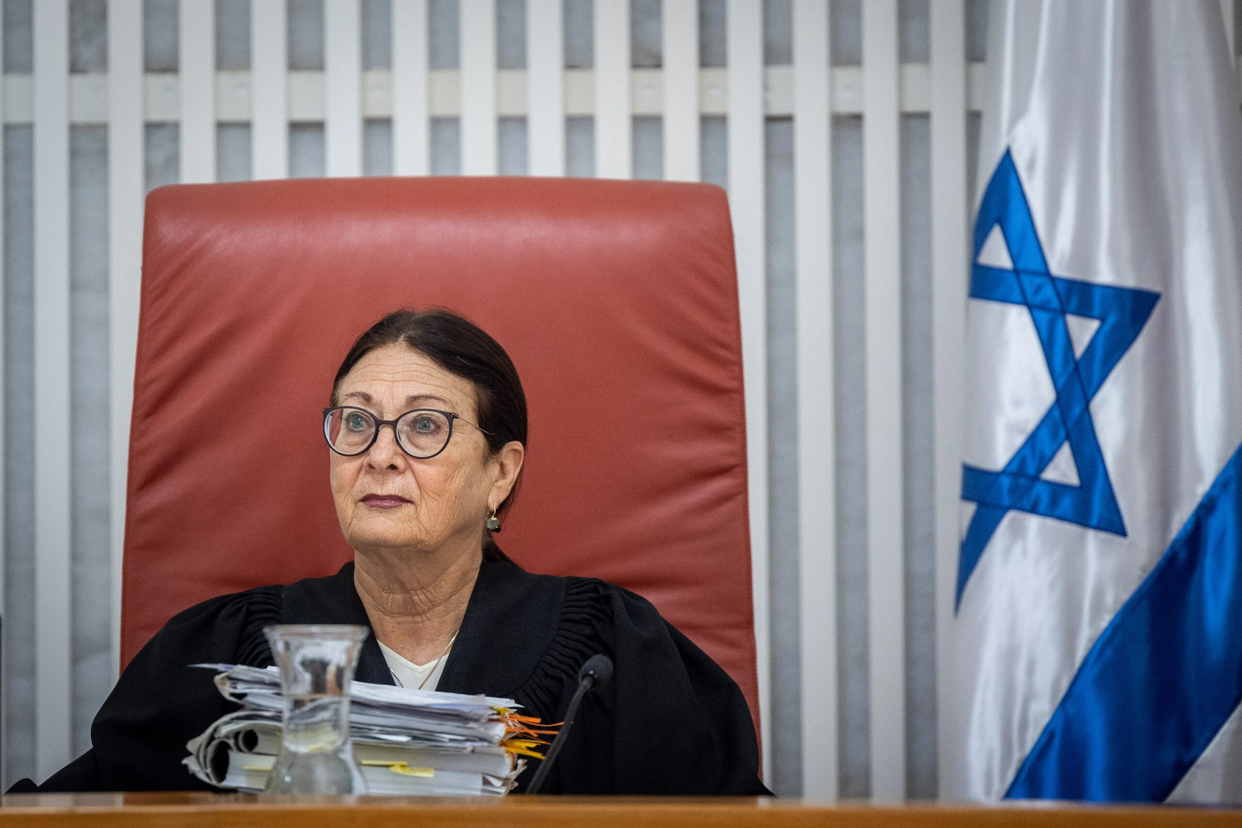 מבלי שהתייחסה לטענות: בג"ץ דחה על הסף עתירה נגד הנשיאה חיות