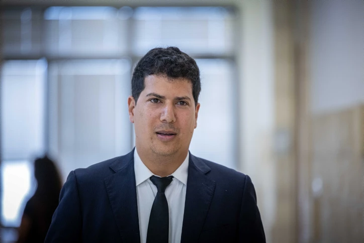 עו"ד של נתניהו לשופטים: בואו נשחק משחק - ונראה מי ינצח