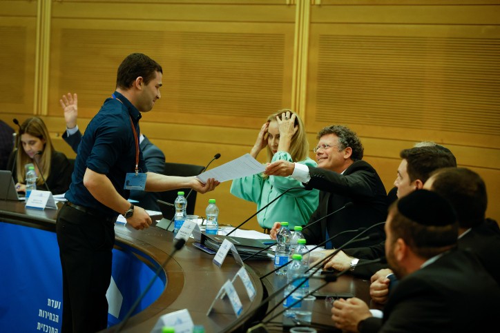ועדת הבחירות, אתמול. צילום: אוליבר פיטוסי, פלאש 90