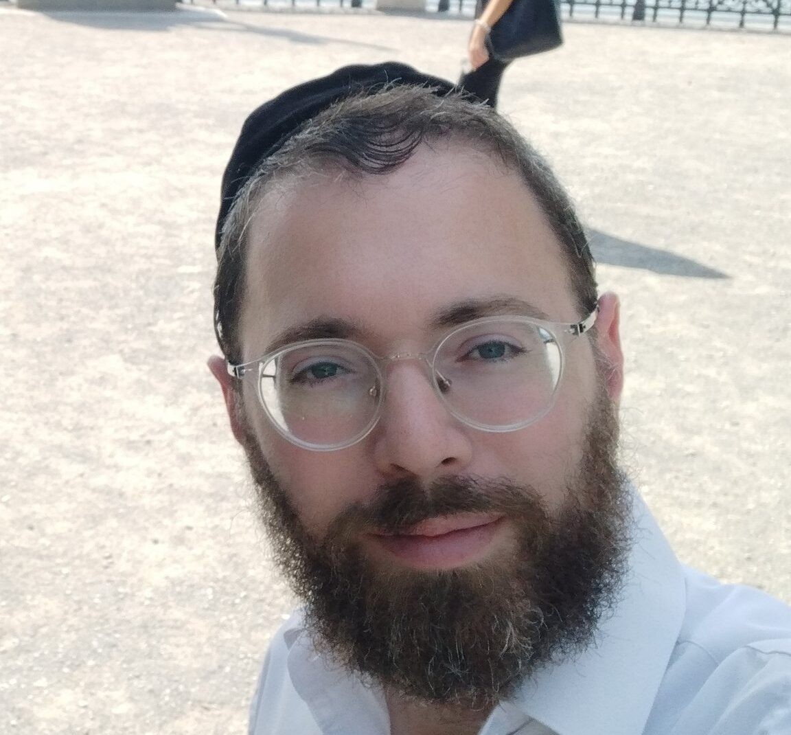 איפה המשטרה? האשמות ברשת נגד העיתונאי החרדי: "תומך טרור"