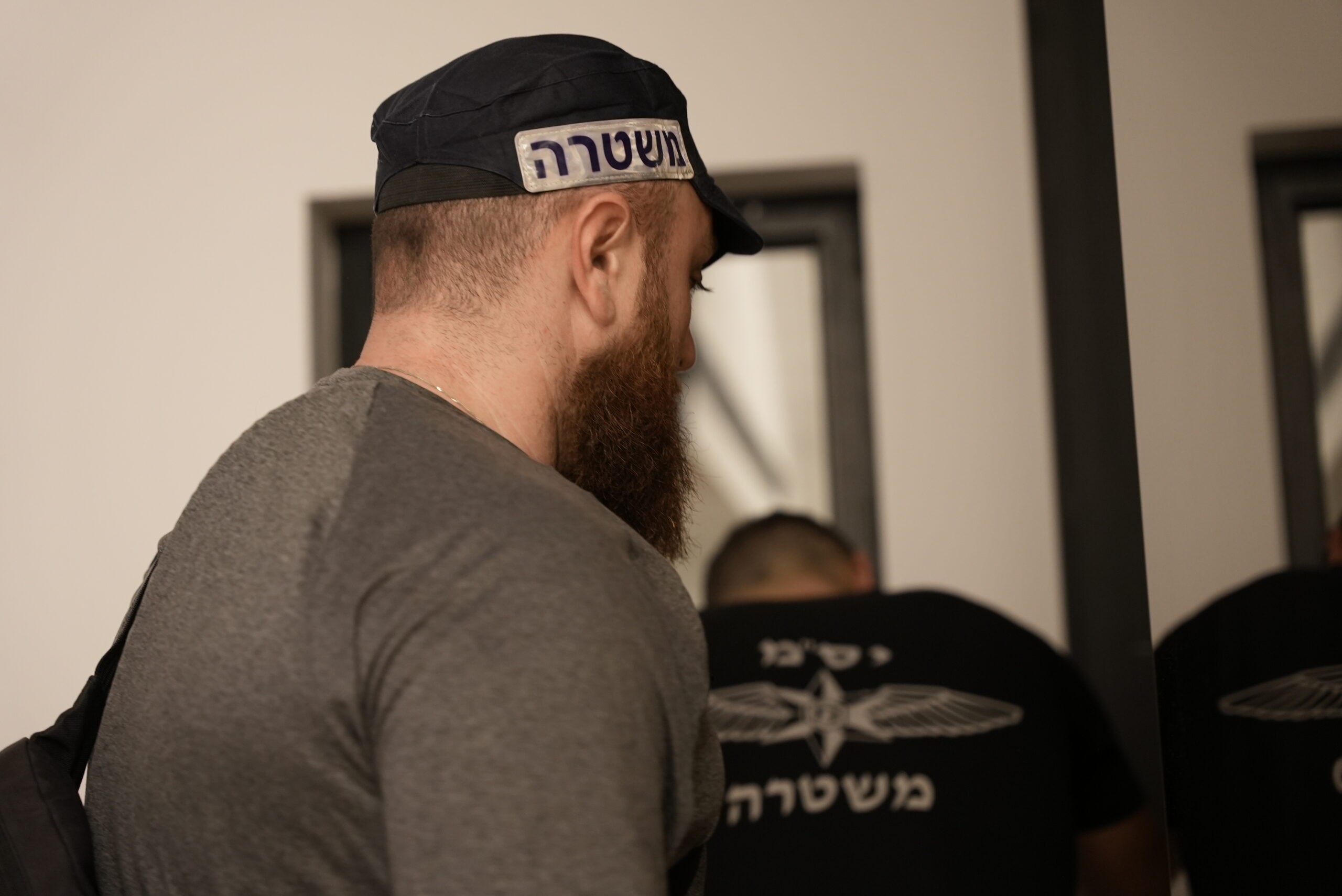 המלחמה בפשיעה: 11 חשודים נעצרו הלילה במבצע משטרתי בנתניה | תיעוד