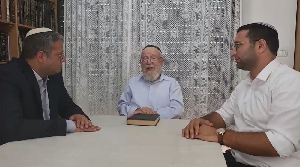 הרב דב ליאור הביע את תמיכתו בח"כ: "הוא הנציג שלנו בכנסת"