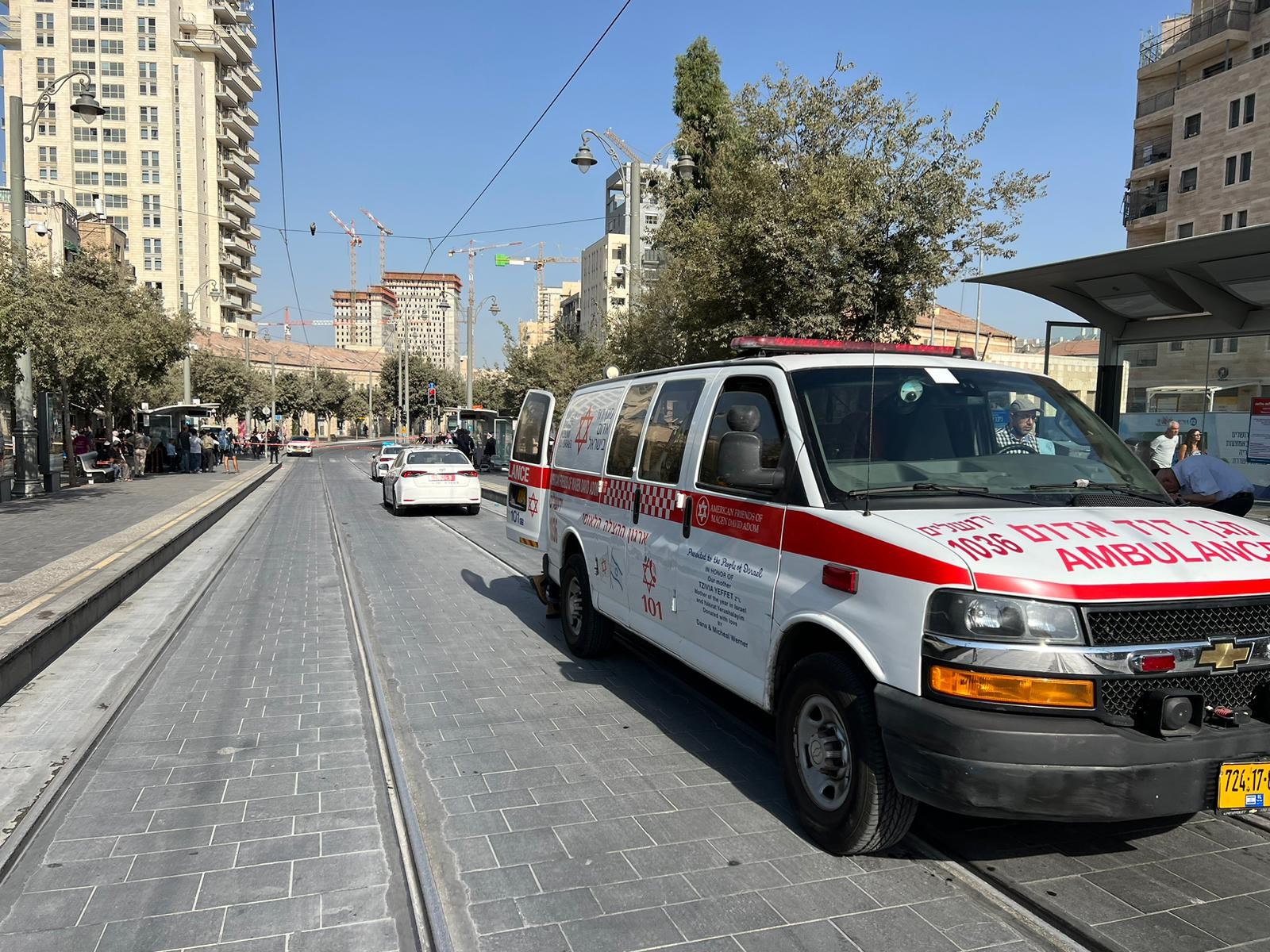 הולך רגל נפצע קשה מפגיעת הרכבת הקלה בירושלים