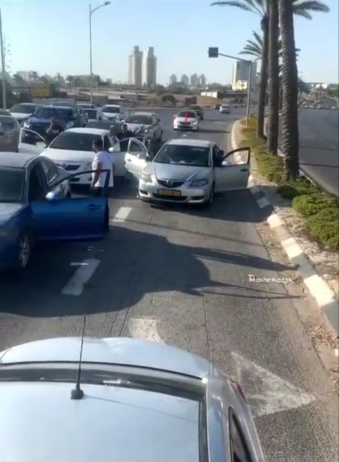 "הייתי בהלם": שוב זה קורה - שיירת חתונה בדואית משתוללת בבאר שבע | תיעוד