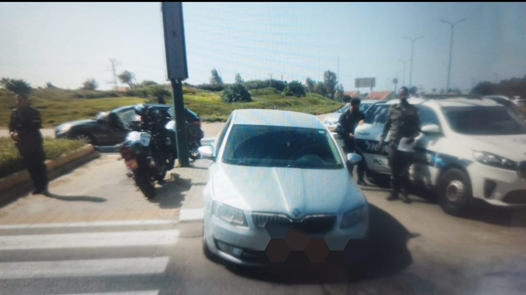 ערבי פגע בכמה רכבים חונים בנתניה: החשד שהוא תחת השפעת סמים