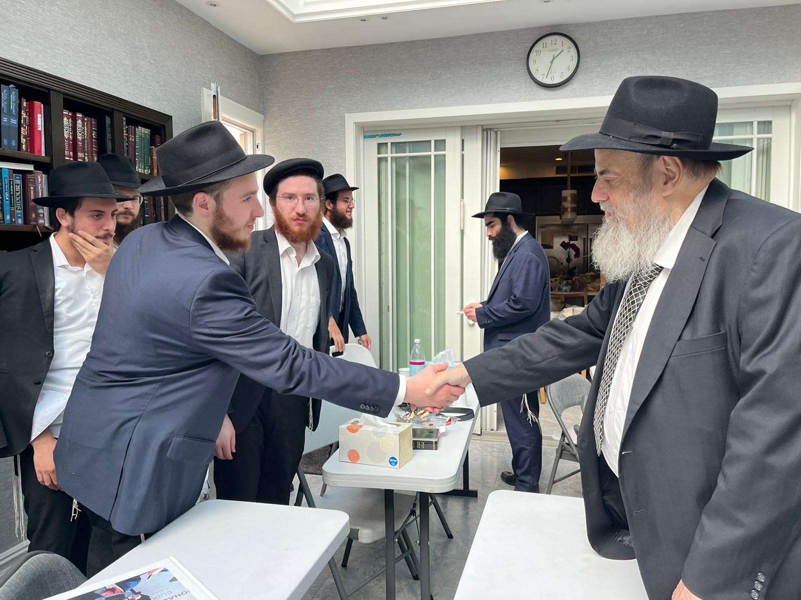 "מבצע חגים": תלמידי ישיבות מהעולם יטוסו לאוקראינה ויסייעו לרבני הקהילות