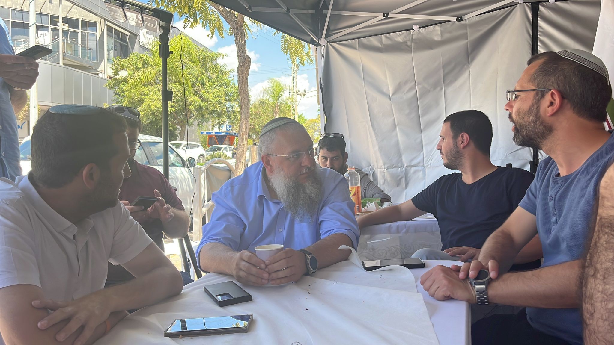יו"ר מועצת יש"ע במחאת הפקקים ביו"ש: "לפיד רק מדבר - גנץ עושה בפועל"