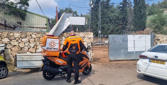 מכת תאונות העבודה: פועל כבן 40 נהרג לאחר שנפל מגג שנשבר