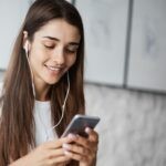 למה להסתבך? כך תשמרו על האוזניות משוחררות גם בתוך התיק