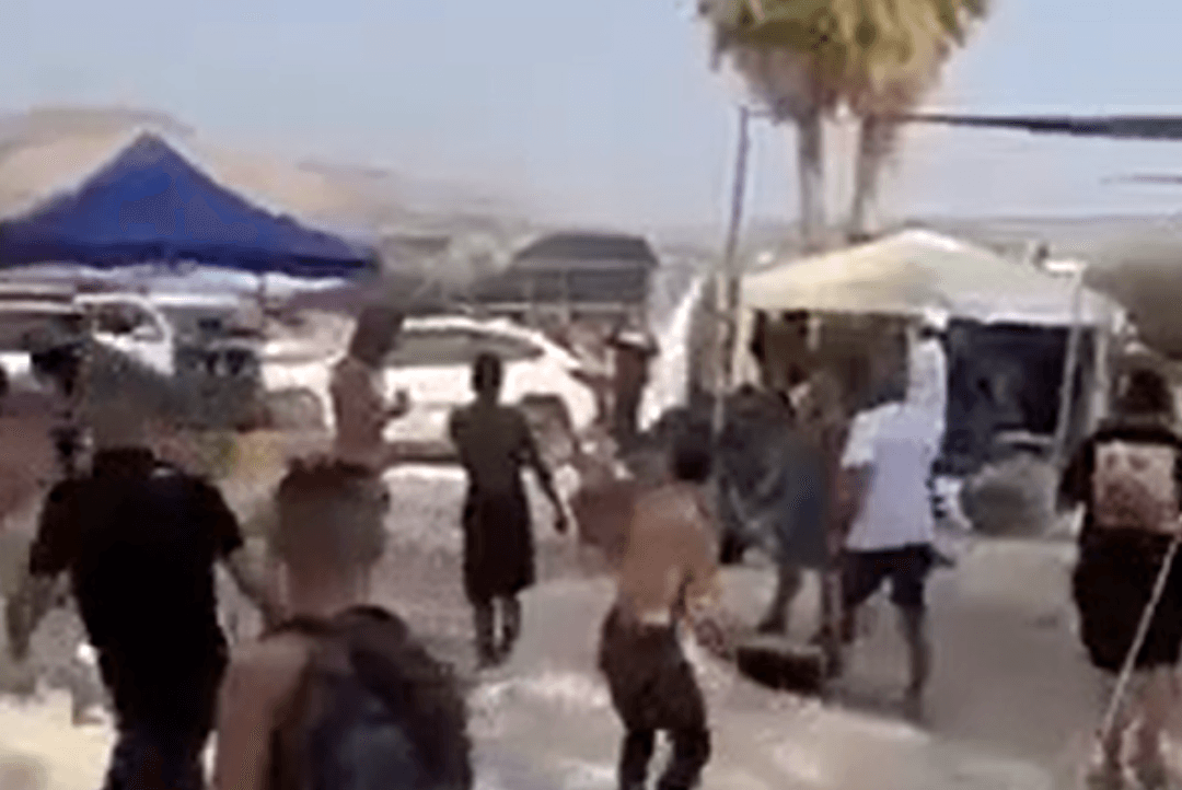 צילום מסך מתוך סרטון המתעד את האירוע. שימוש לפי סעיף 27א לחוק זכויות יוצרים
