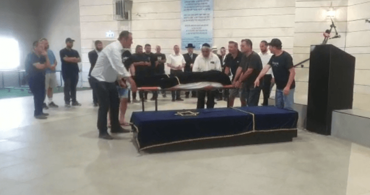 "בן אדם טוב": אייל אליהו חדאד הי"ד הובא למנוחות בבית העלמין בבאר שבע