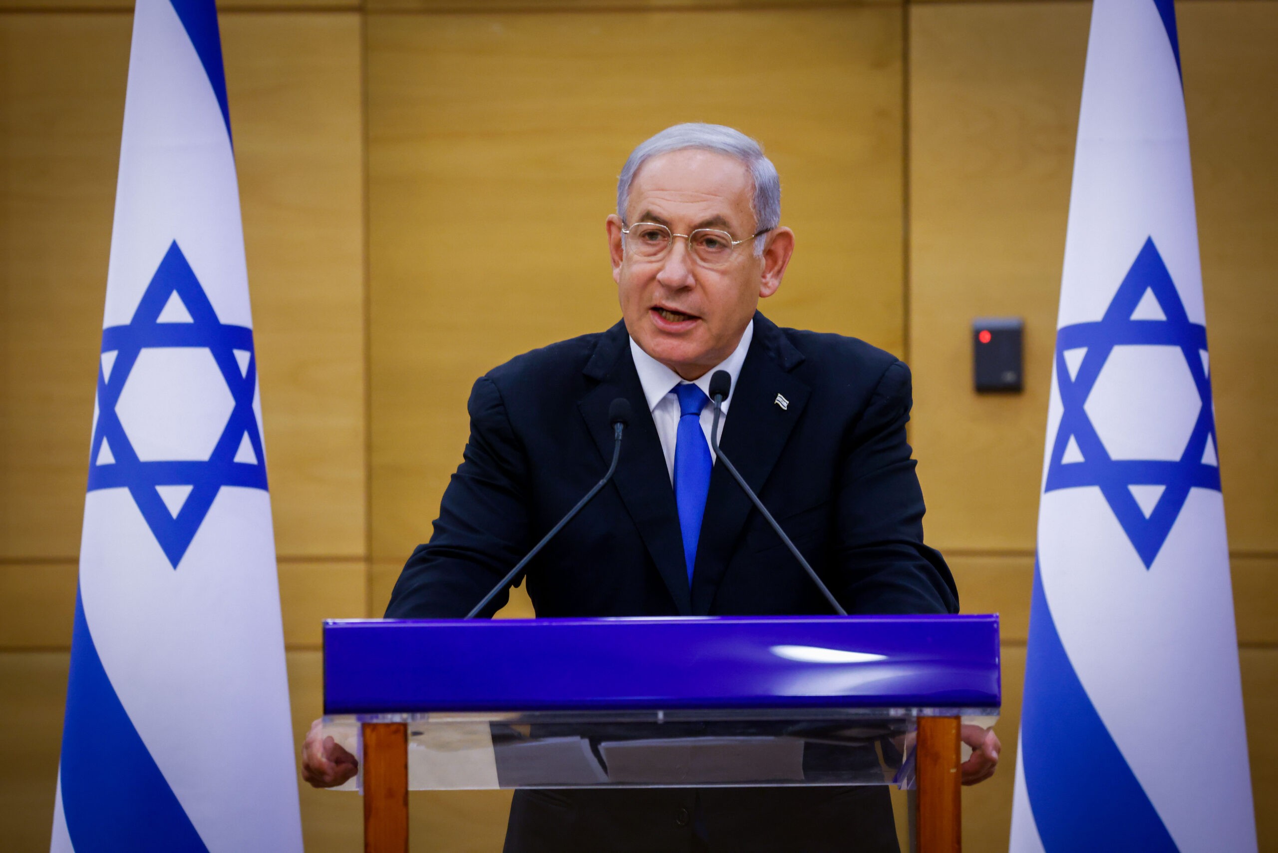 "זה לא הסכם היסטורי, זו כניעה היסטורית": יו"ר האופוזיציה במתקפה נגד לפיד