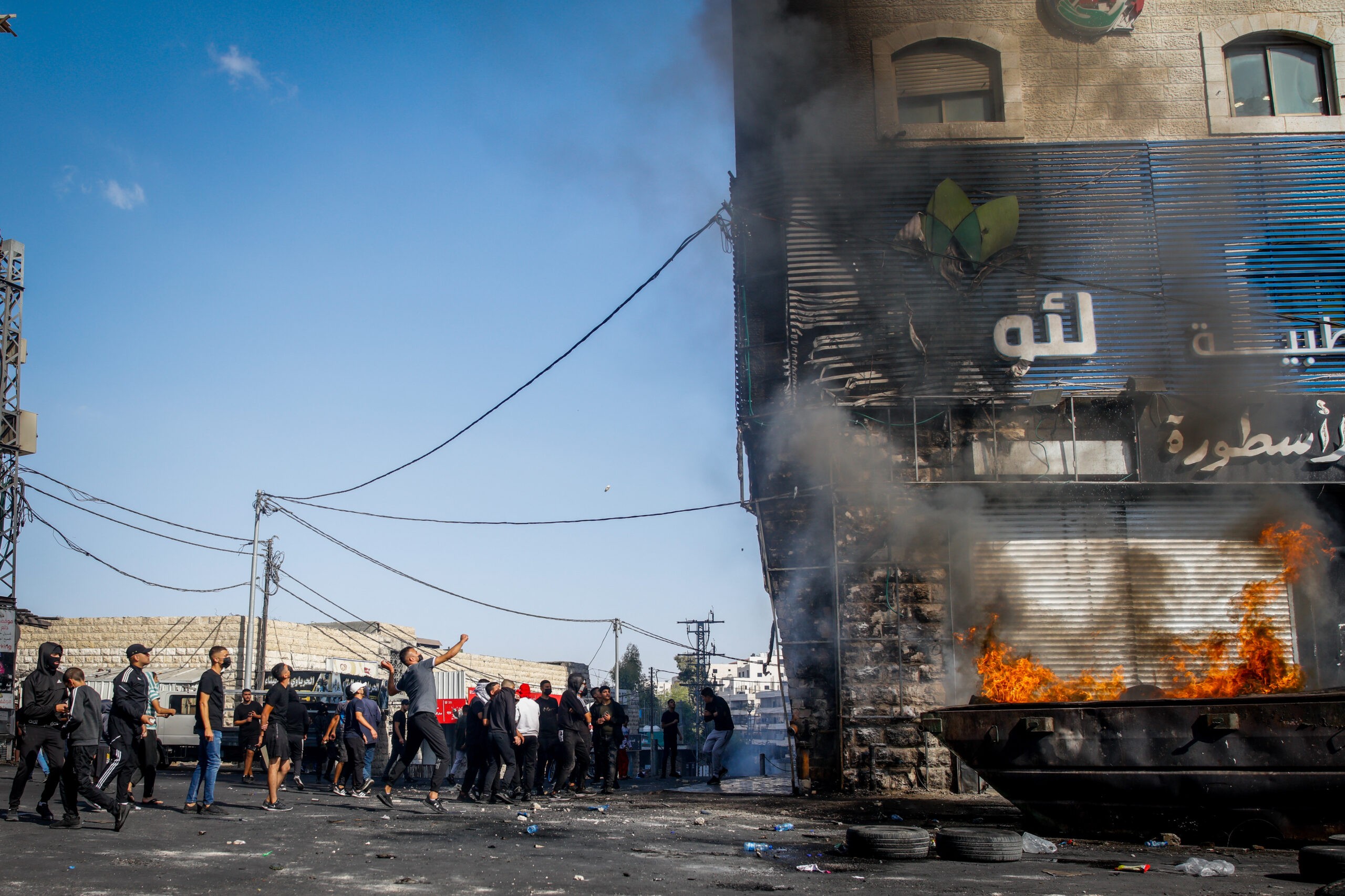 עימותים בין לוחמינו לפלסטינים במחנה הפליטים שועפאט אתמול. צילום: פלאש 90