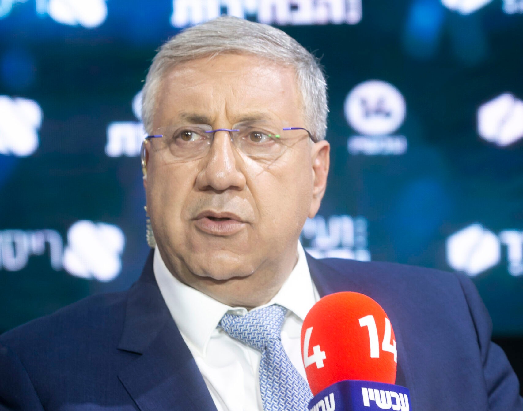 הפרשן הפוליטי יעקב ברדוגו | צילום: רועי שפרניק
