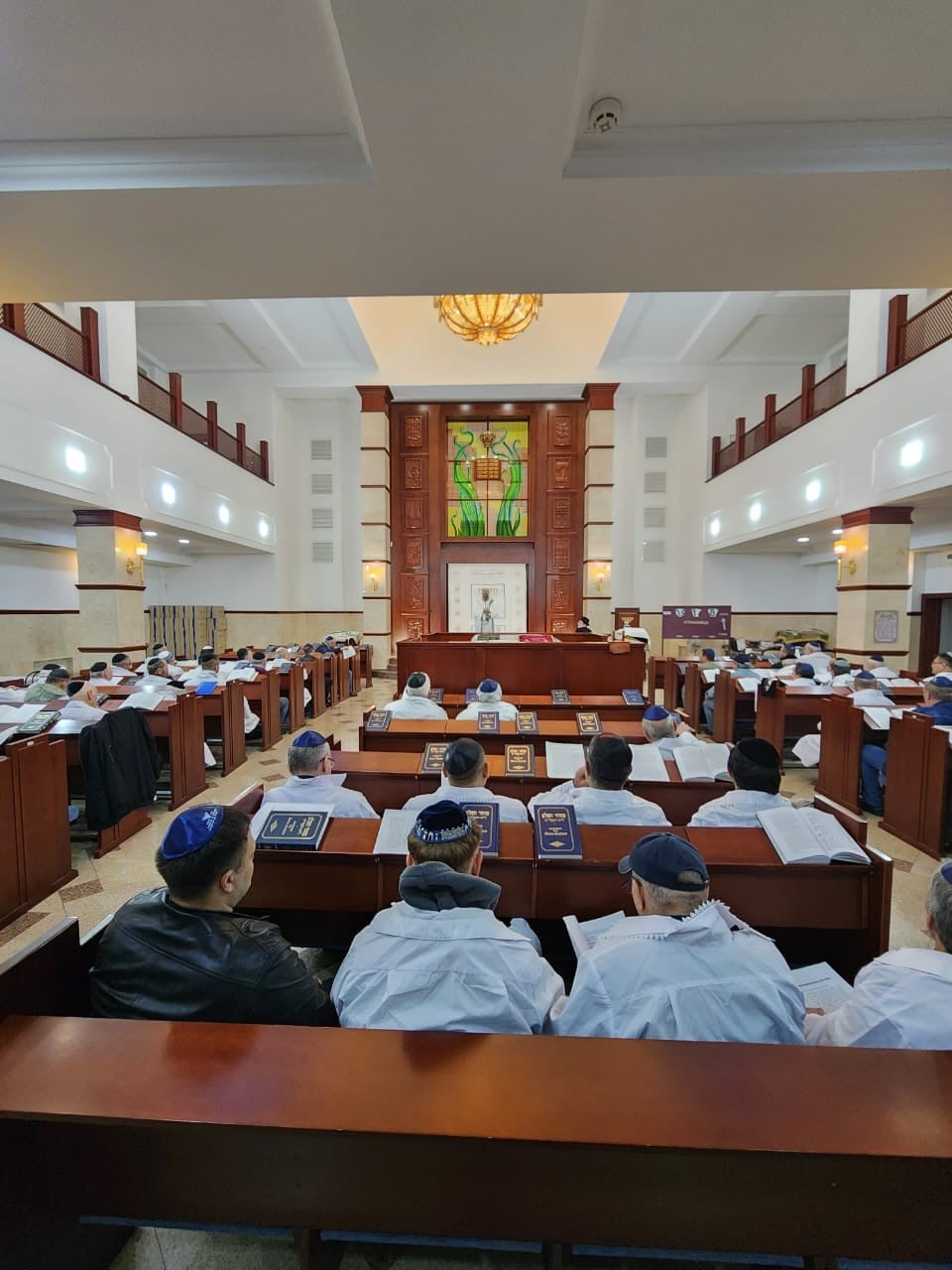 הפגזות, אזעקות ומל"טים: יום הכיפורים של יהודי אוקראינה | תיעוד