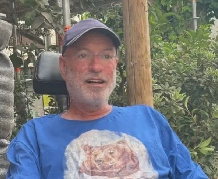 "מסיים את המסע בעולם": צלם הסלבס הידוע רונן אקרמן הלך לעולמו