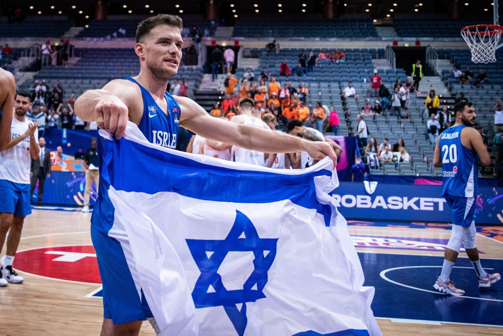 סופה של תקופה: גל מקל פרש מכדורסל: "הגשמתי את כל מה שחלמתי עליו"