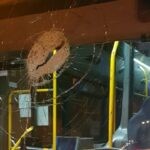 פיגוע רודף פיגוע: נהג אוטובוס נפצע באורח קל בפיגוע אבנים סמוך לצומת עטרות
