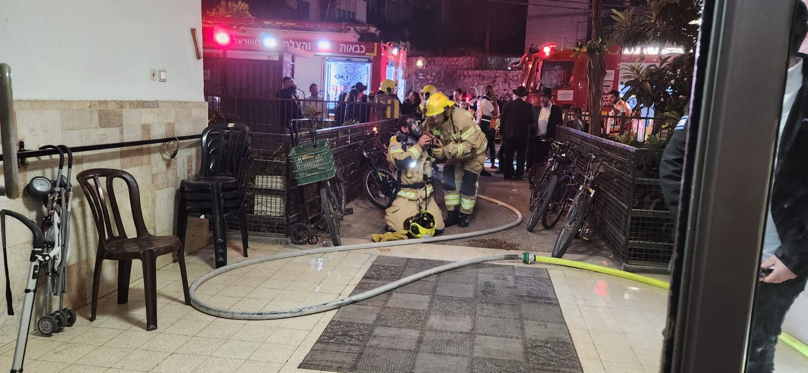 ירושלים: מספר נפגעים משאיפת עשן בשריפה שפרצה בבניין מגורים