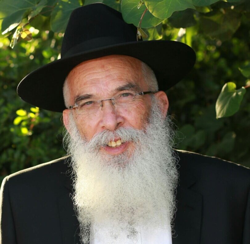 מתפללים לרפואתו של ראש ישיבת הר המור - הרב מרדכי שטרנברג