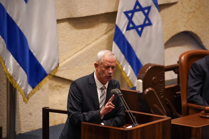 אנשי תקשורת מתייצבים לצד בני גנץ: "צריכים לבקש ממנו סליחה"