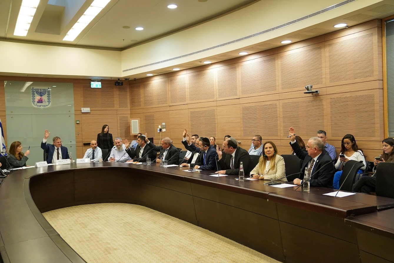 עימות בכנסת | קיש: "לפעמים העגלה מתהפכת"; בן ארי: "התנכלות ספציפית"
