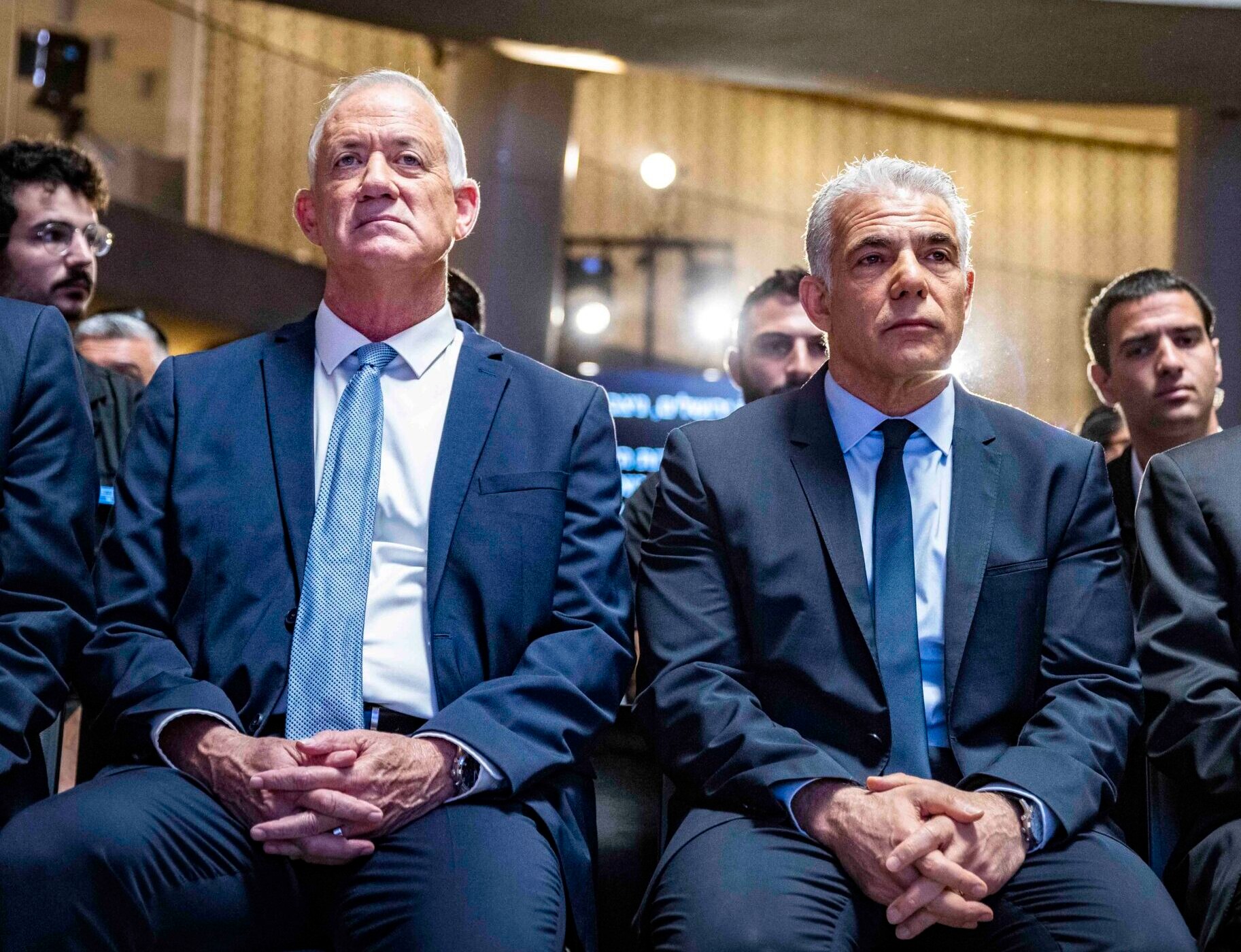 "פיגוע דריסה בדמוקרטיה": נבואות הזעם של גנץ ולפיד על הממשלה המסתמנת