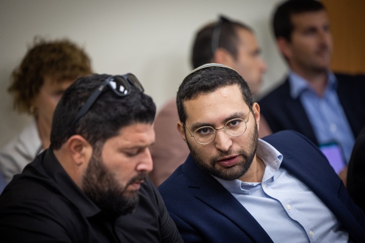 צעד חריג: חבר הכנסת החדש פרסם את מספרו האישי במליאה