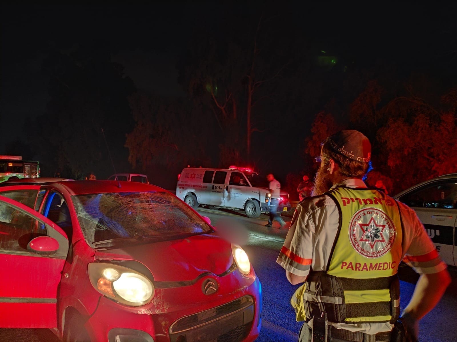 הקטל בדרכים: הולך רגל נהרג מפגיעת רכב בכביש 4 בצפון