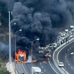 לאחר שנחסם בעקבות משאית בוערת: כביש 1 נפתח חלקית לתנועה | תיעוד