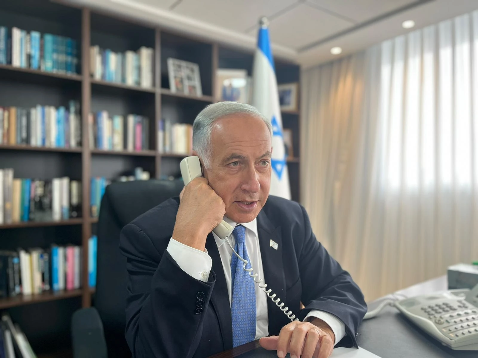 רה"מ נתניהו נטש את דיון הקבינט כדי לשוחח עם הנשיא טראמפ