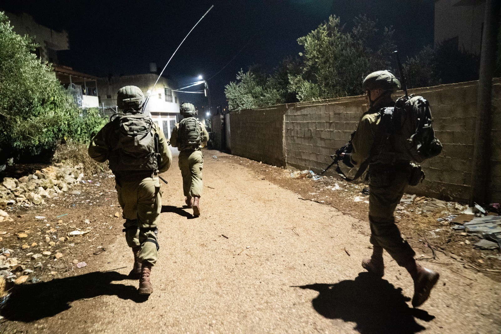 שובר גלים: כוחותינו עצרו הלילה 5 מחבלים ברחבי יו"ש
