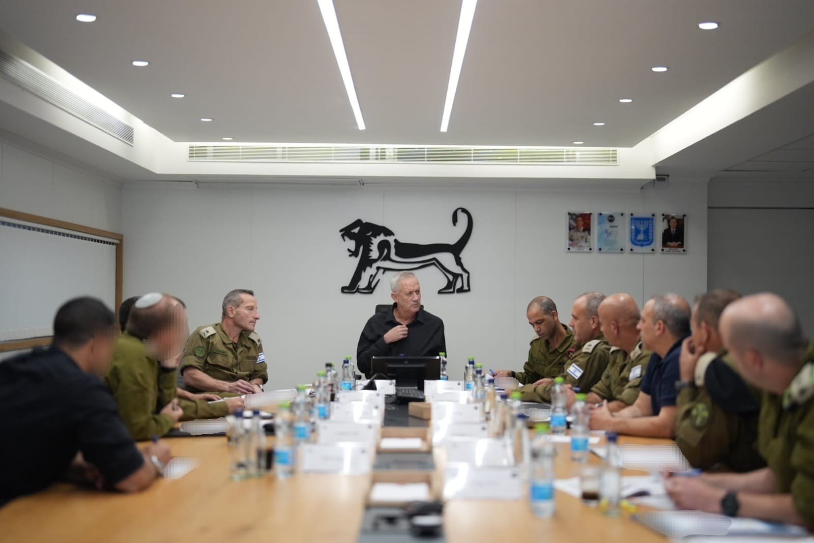 גנץ: זמנם של מבצעי הפיגועים - קצוב