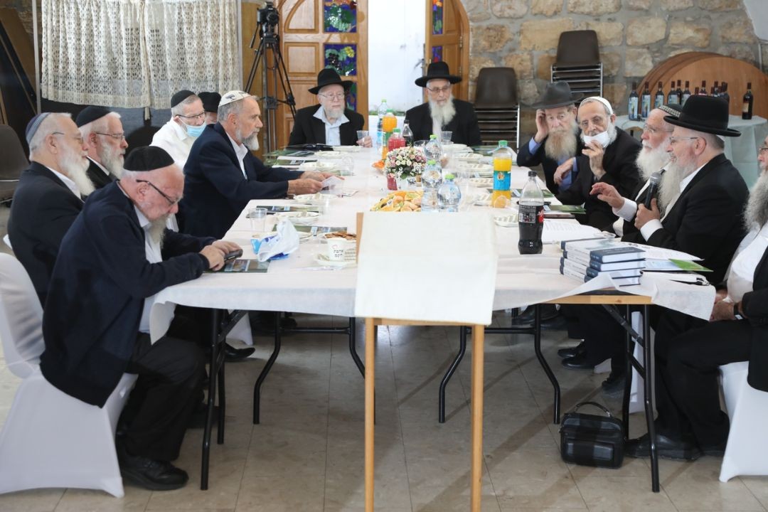"טבעת חנק של הפרקליטות": רבנים דורשים לחזק את הזהות היהודית של המדינה